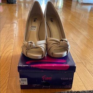 FIONI Tan Peep Toe Heels with Knot Detail